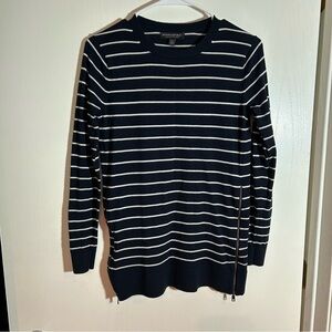 Banana Republic‎ navy and white striped merino wool crew neck sweater XS